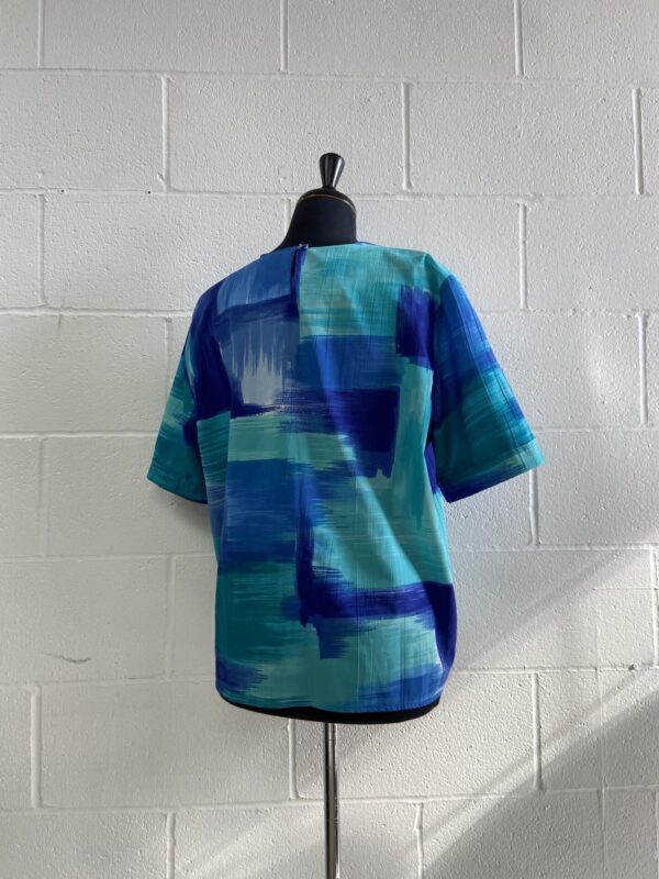Vintage blue pattern top - Image 2